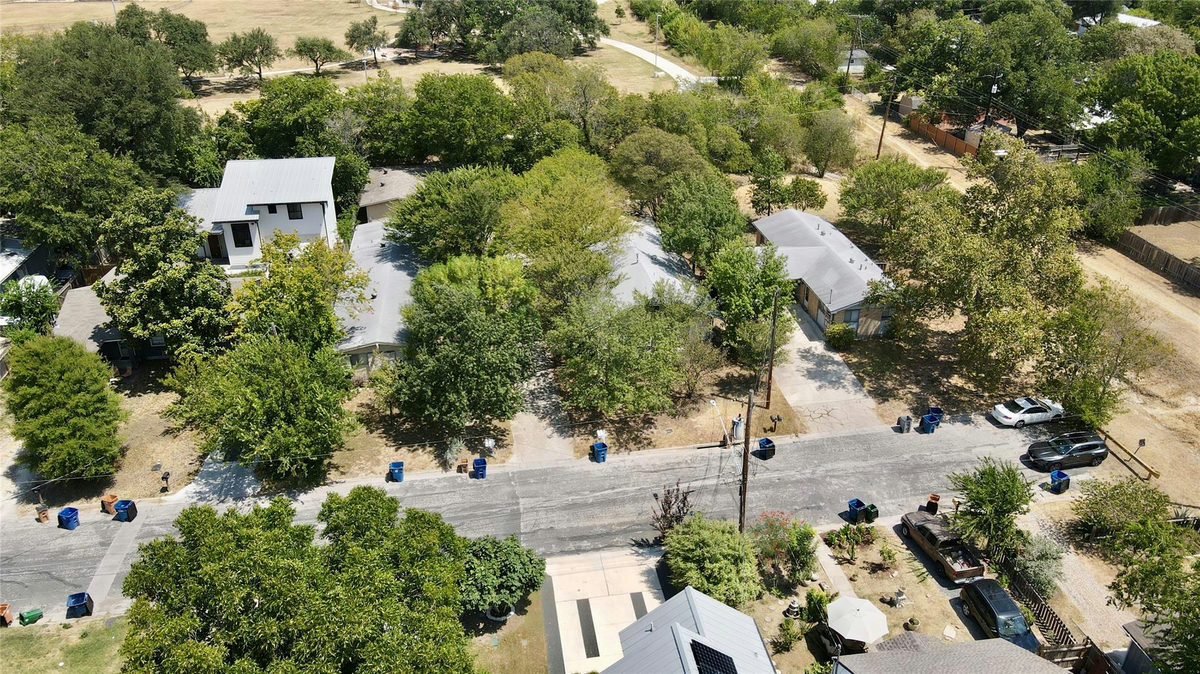402 Swanee Dr — photo 3