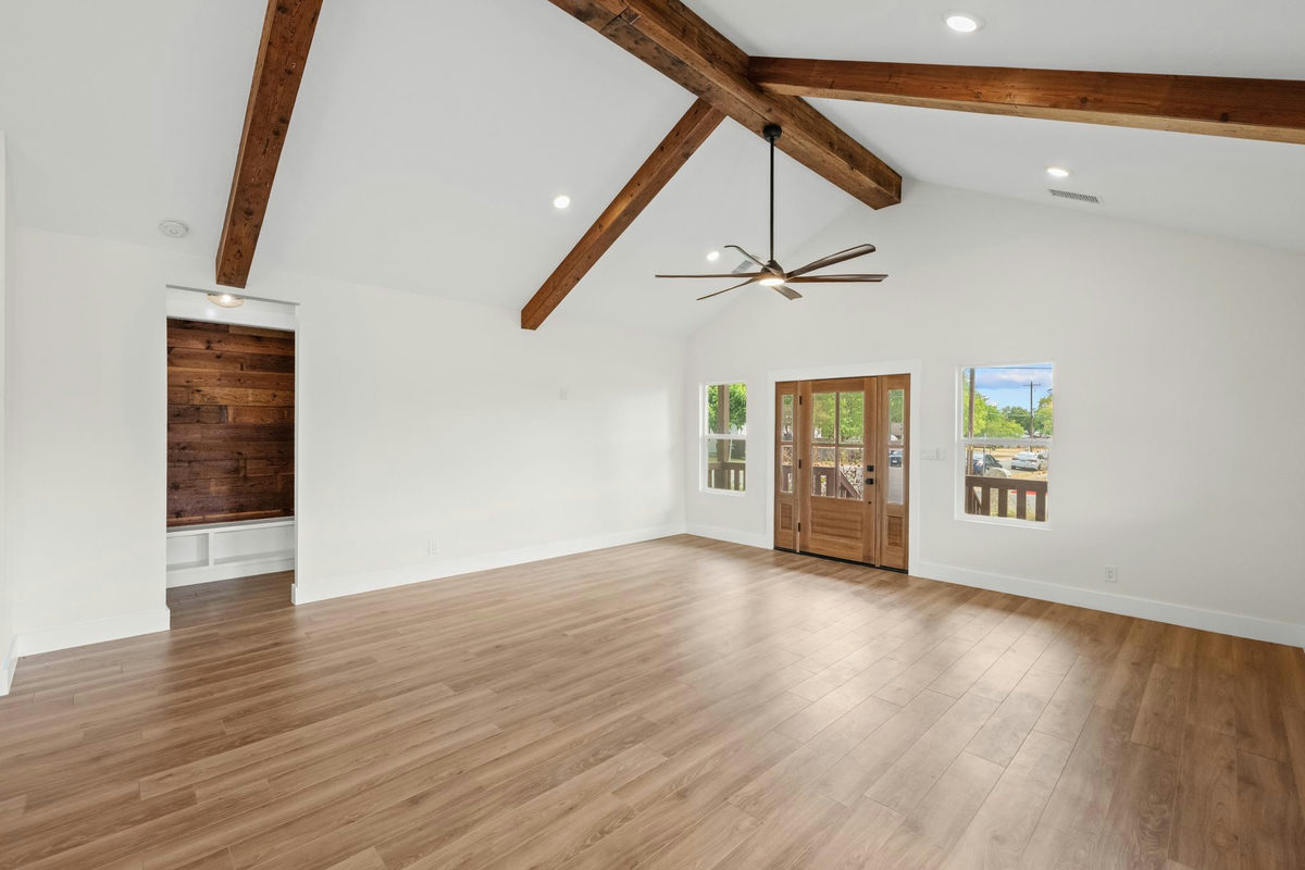 2102 S Church St — photo 4