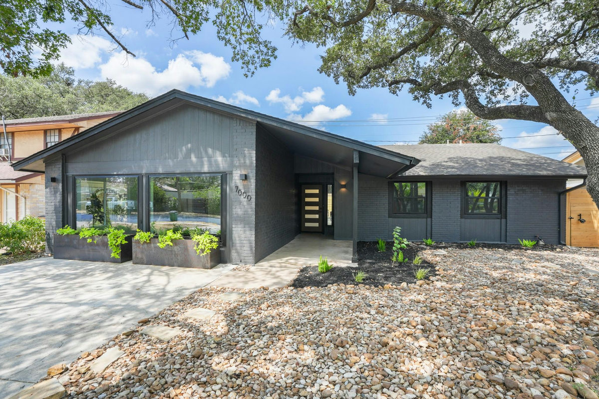 7000 Shadywood Dr — exterior