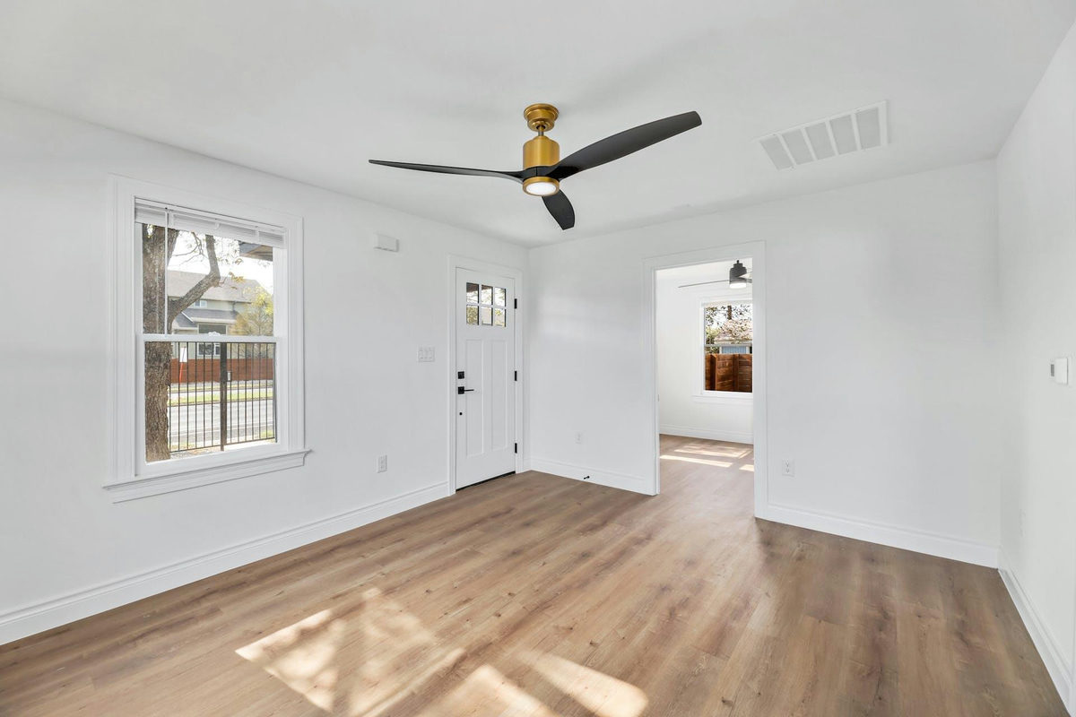 306 W Stassney Ln #1&2 — photo 4