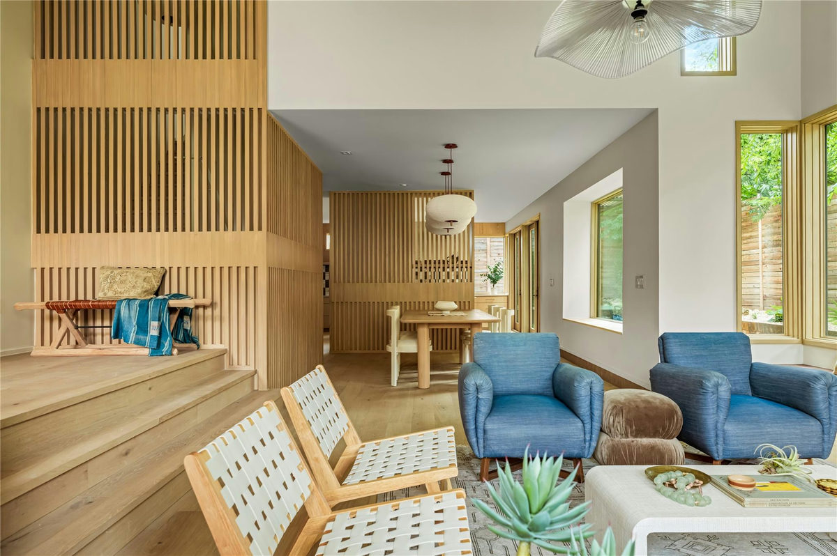 1102 Charlotte St — photo 2