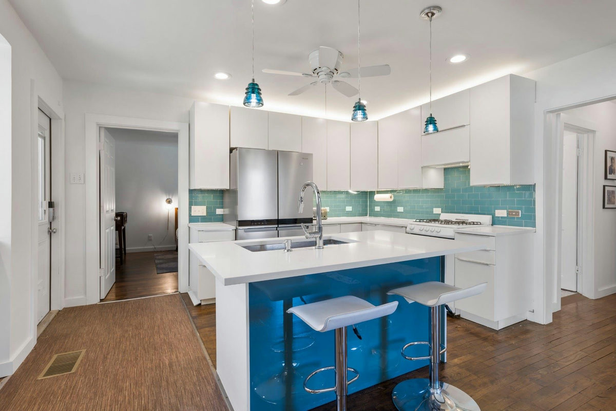 401 W Live Oak St — photo 2
