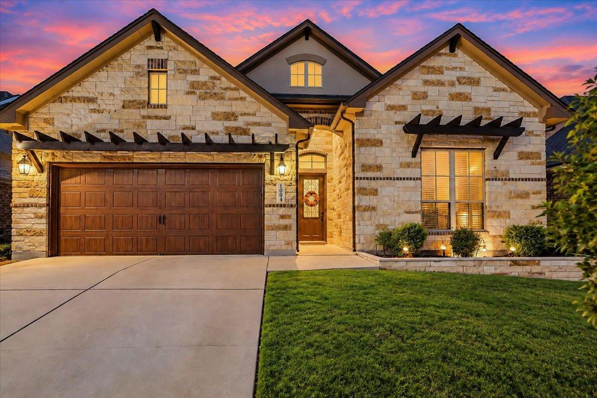 1004 Hezekiah Ln — exterior