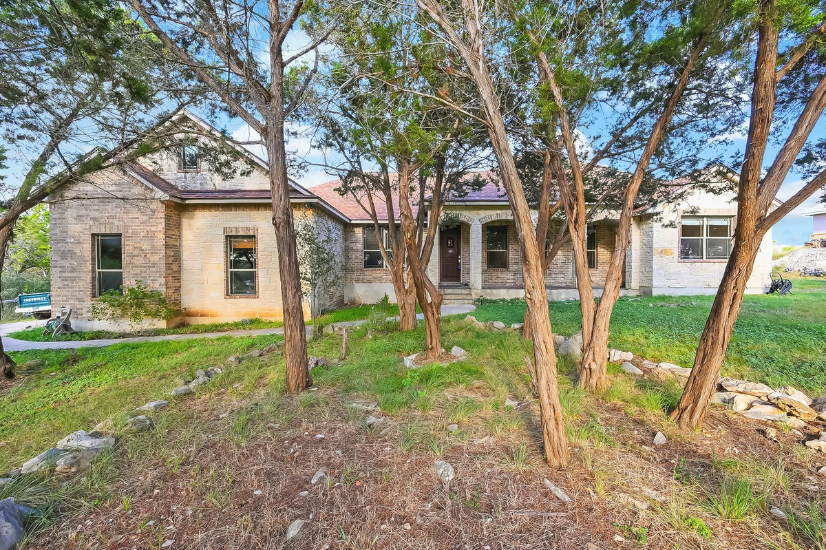 643 Shady Holw — exterior