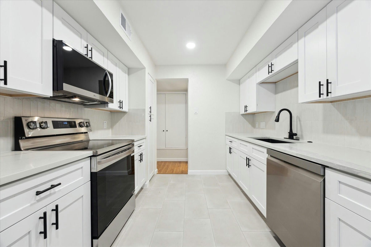 1127 Hollow Creek Dr #A and B — photo 4