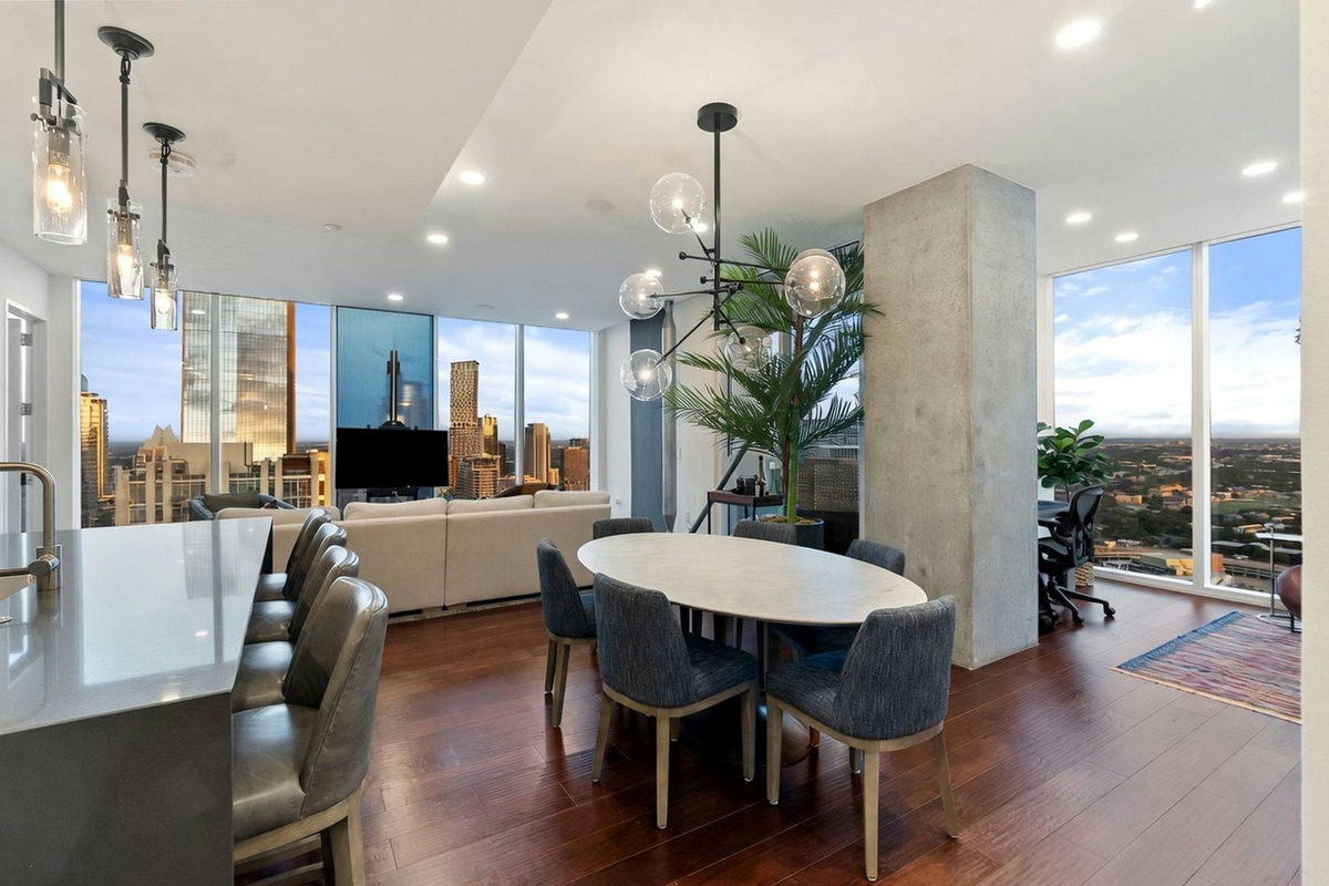 301 West Ave #4505 — exterior