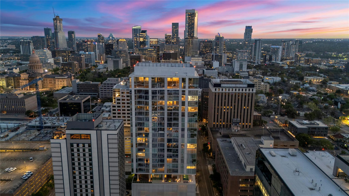 313 W 17th St #2501 — exterior
