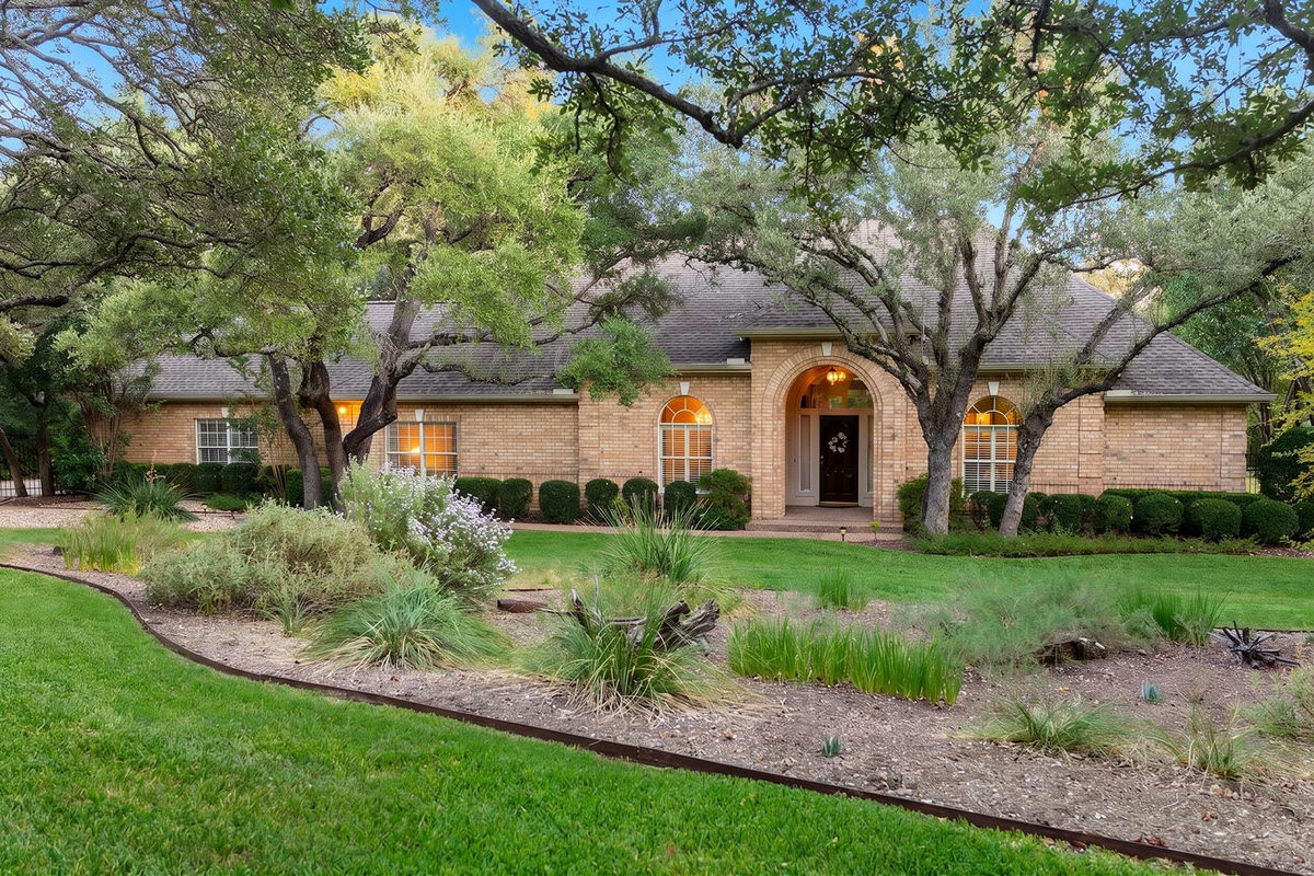 8807 Smoketree Cv — exterior