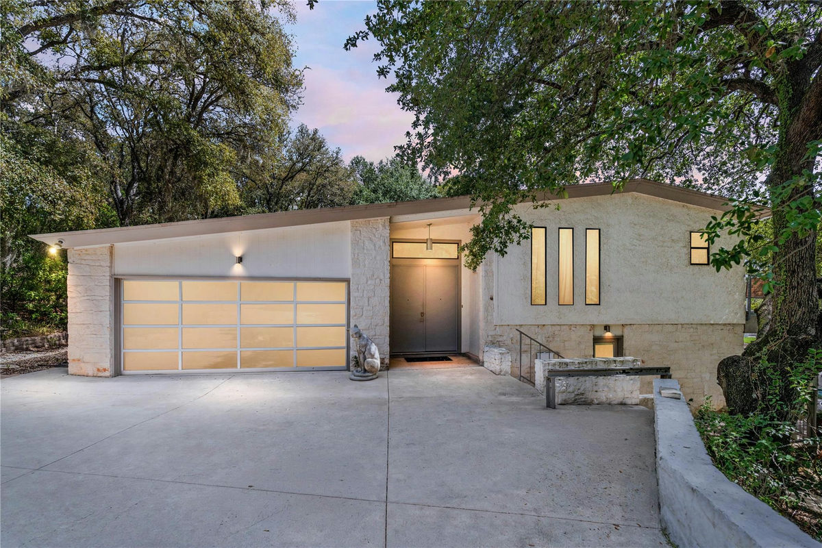 207 Rogers Ridge St — exterior