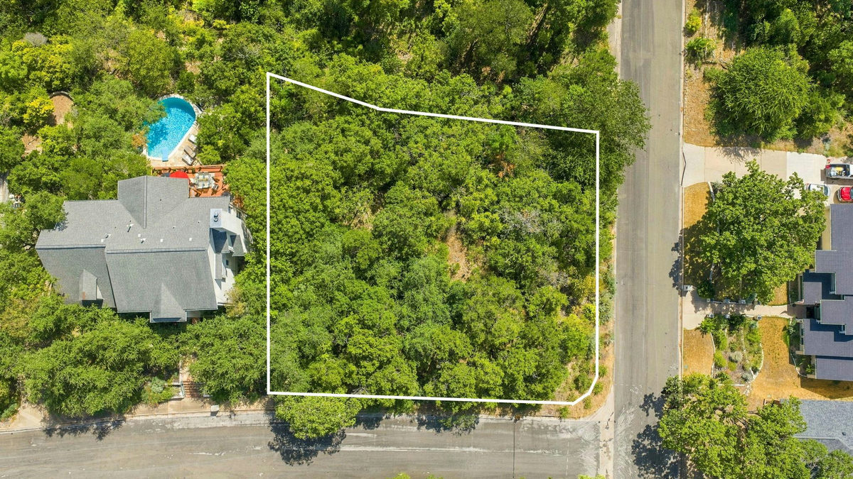 6401 Dry Cliff Cv — photo 2