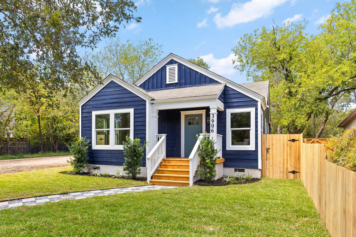 3906 Willbert Rd — exterior