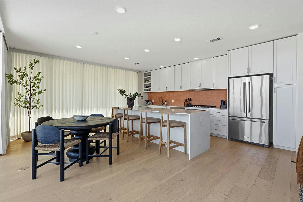 1600 S 1st St #410 — photo 4