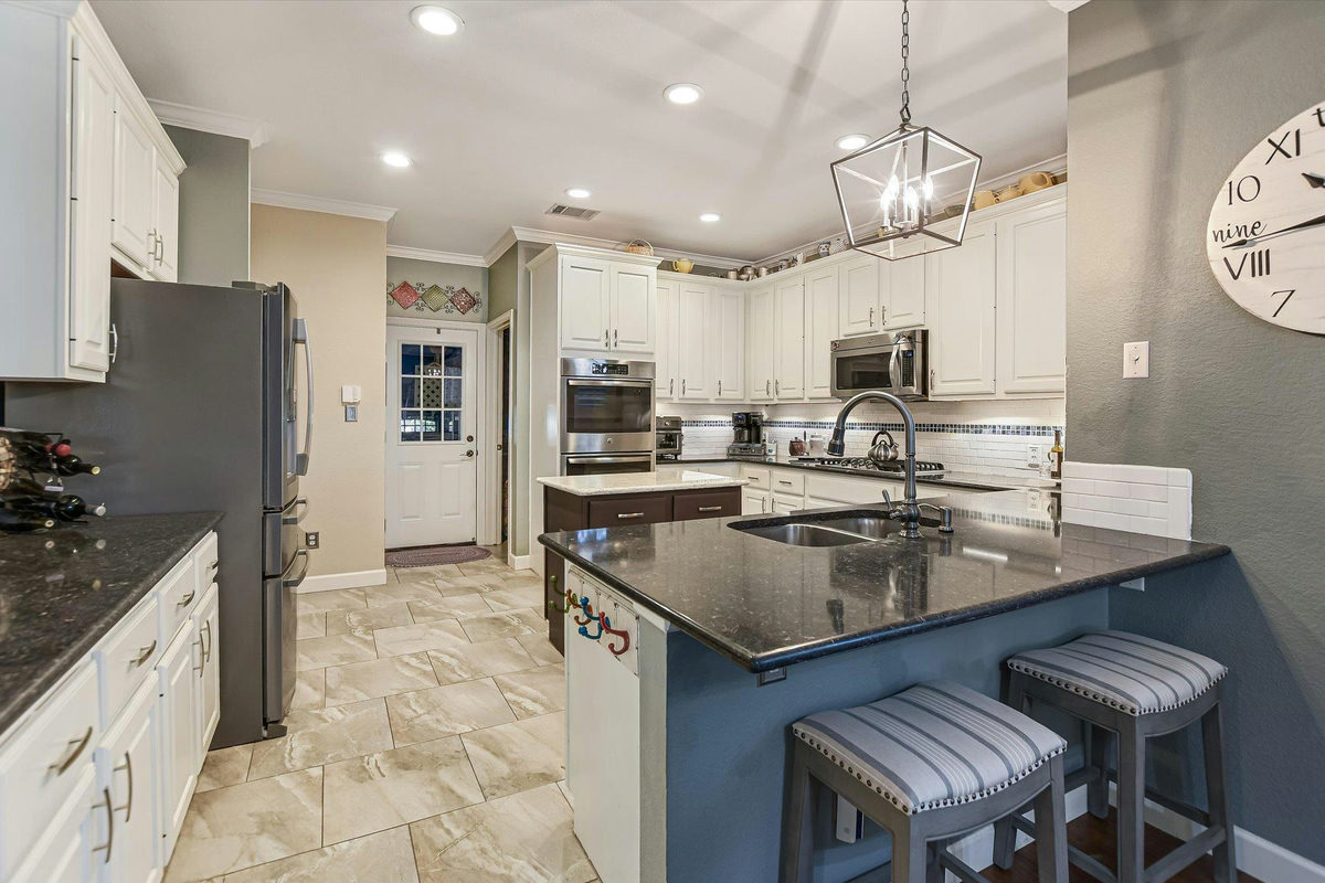 2704 Michelle Lynne Cv — photo 4