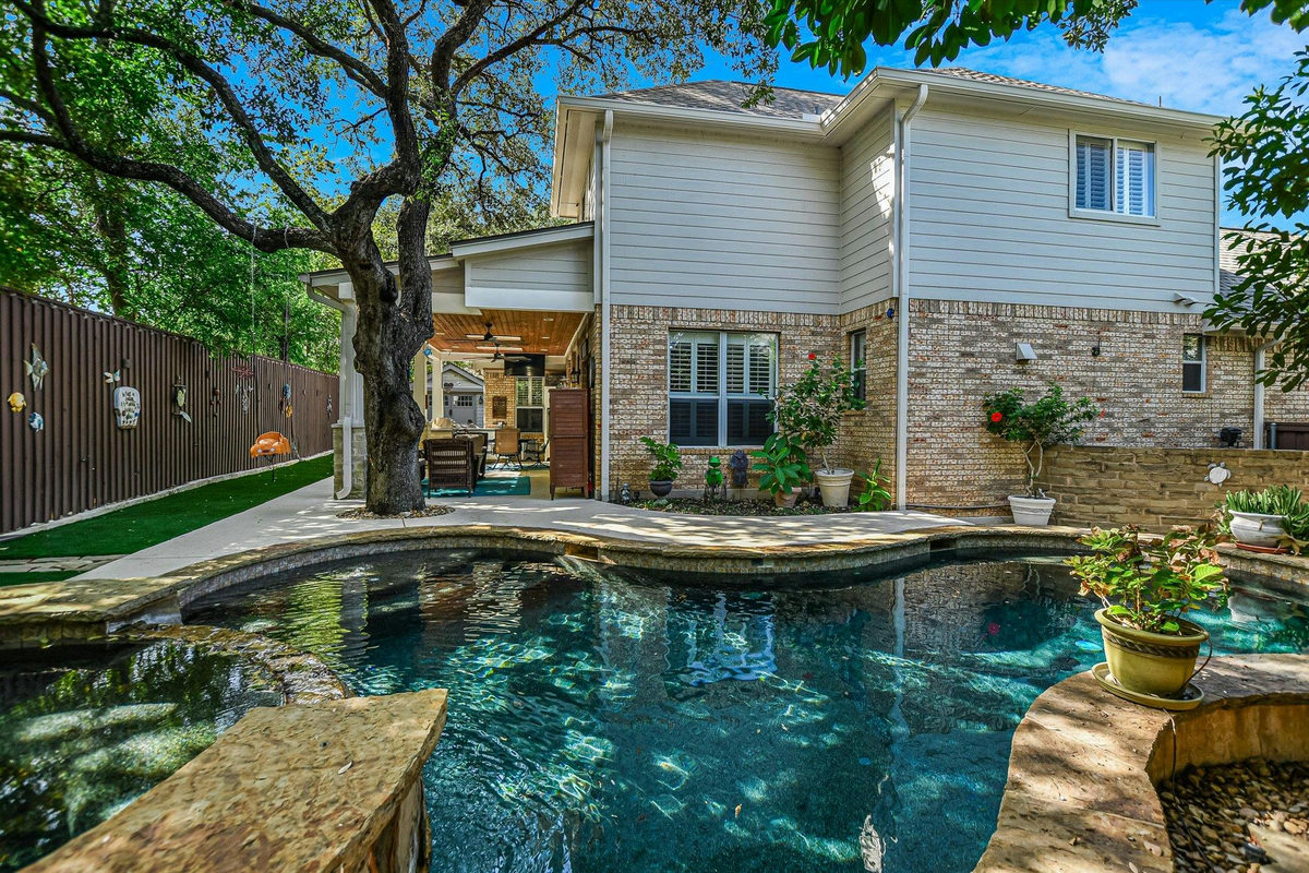 2704 Michelle Lynne Cv — exterior