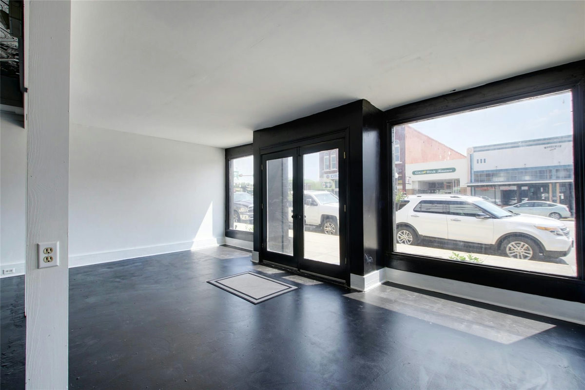 313 N Main St — photo 4