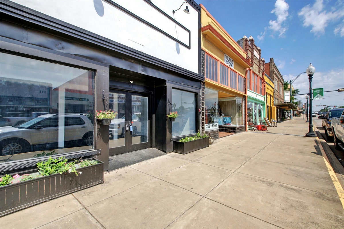 313 N Main St — photo 3