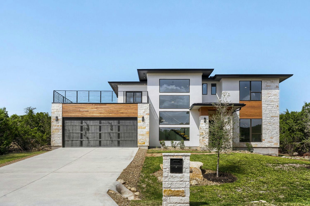 3405 Congress Ave — exterior