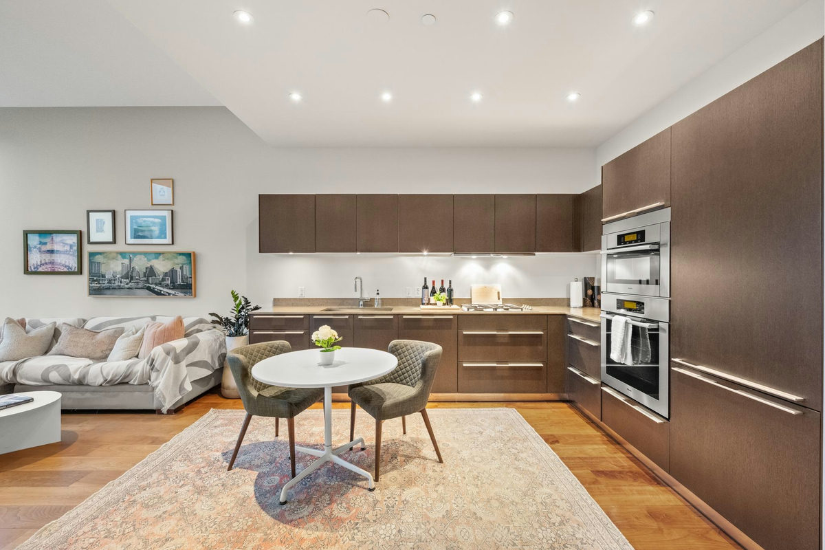 210 Lavaca St #1902 — photo 3