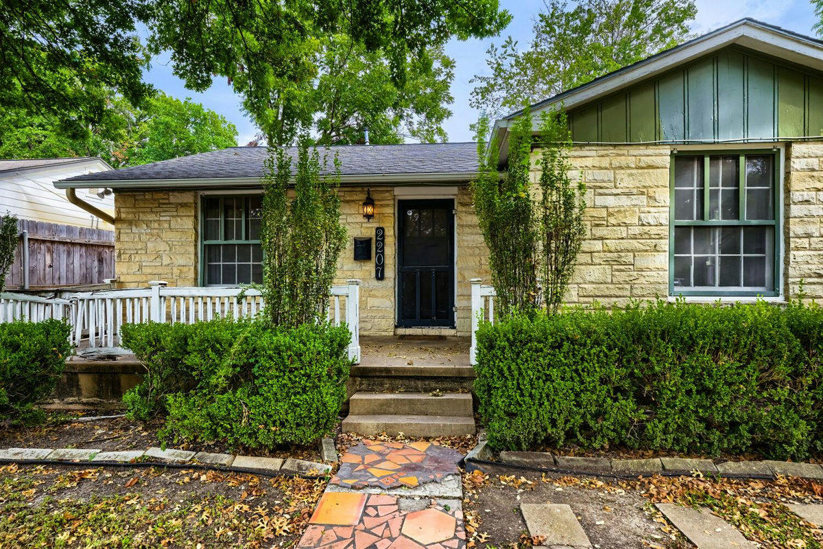 2207 Euclid Ave — photo 3