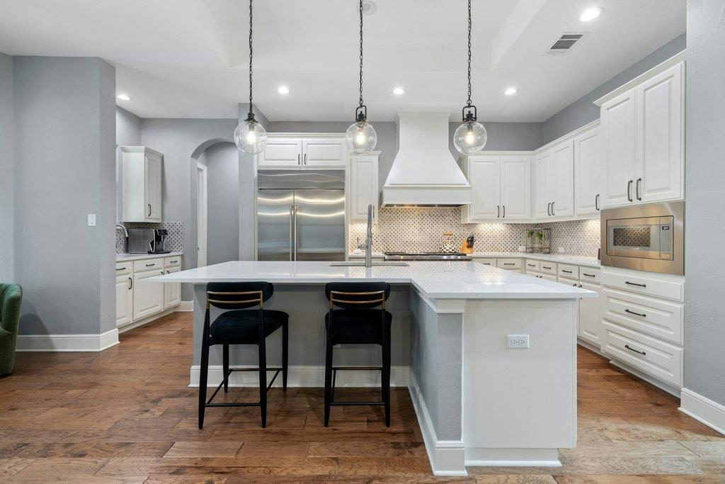 320 Bisset Ct — photo 3