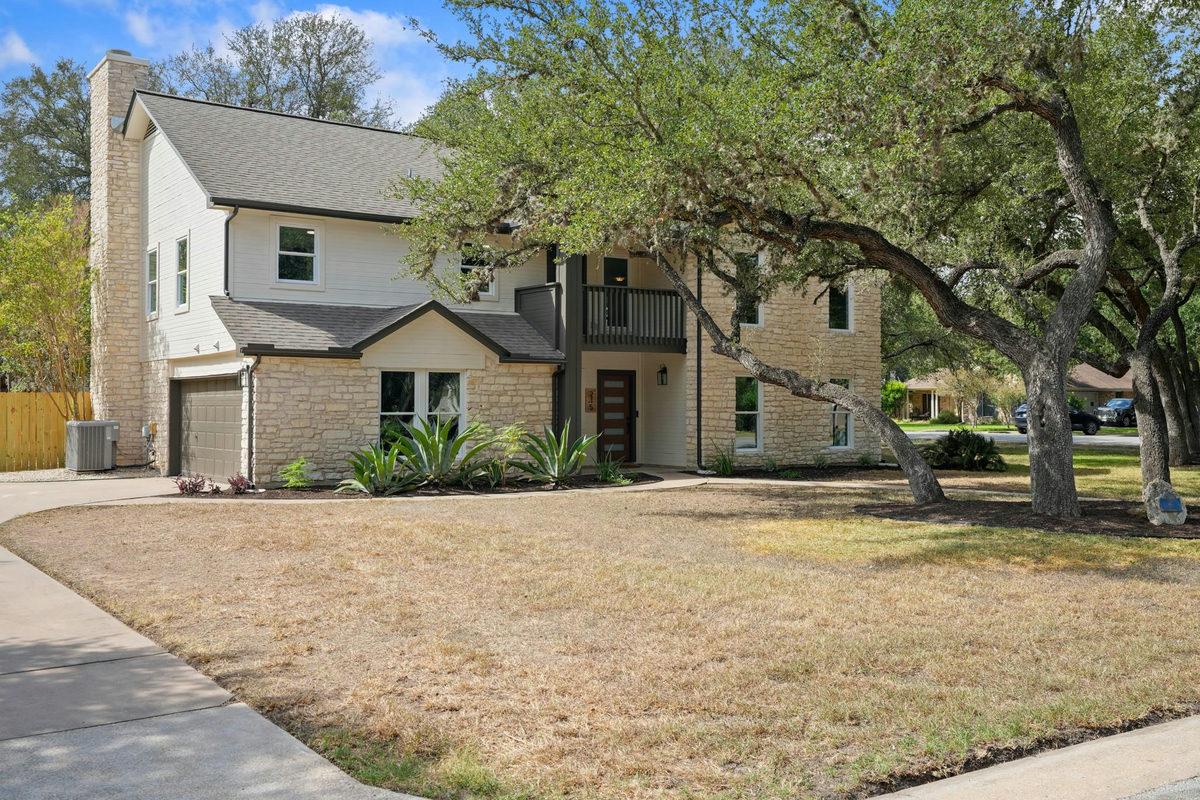 215 Dewberry Cv — photo 2