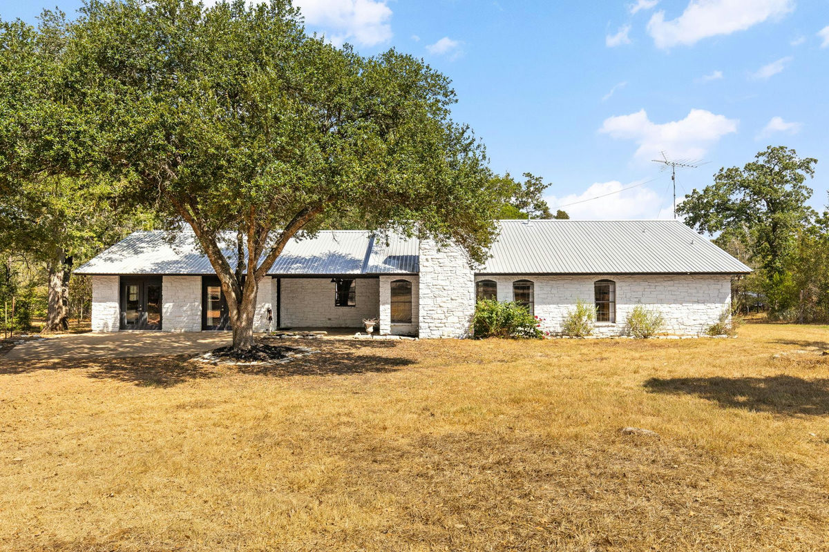 196 Willy Rd — exterior