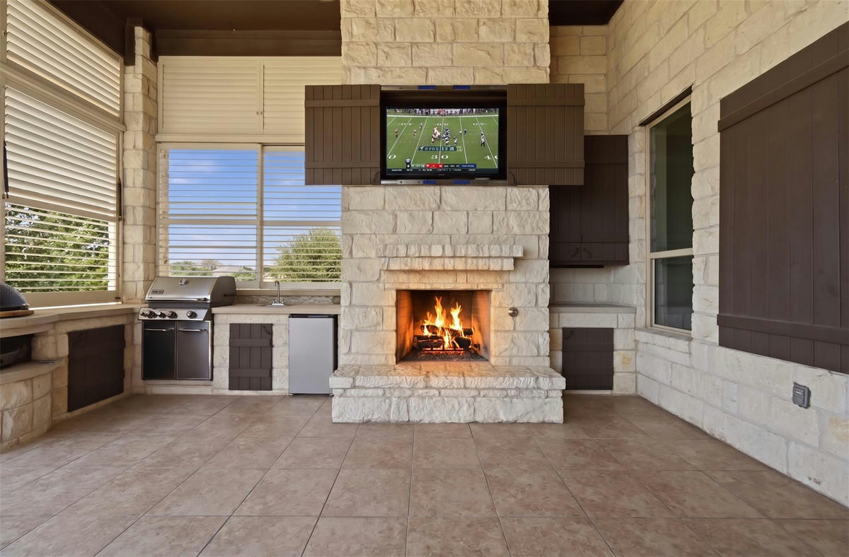 290 Honey Locust Ct — photo 3