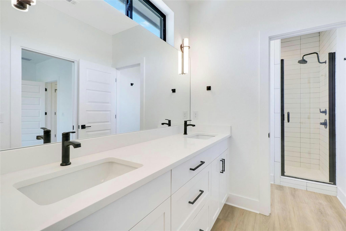 200 W Goforth Rd — photo 5