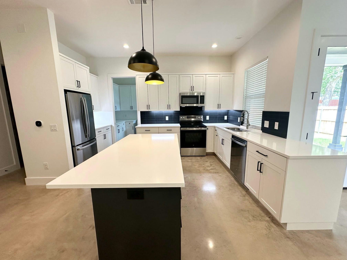 200 W Goforth Rd — photo 4