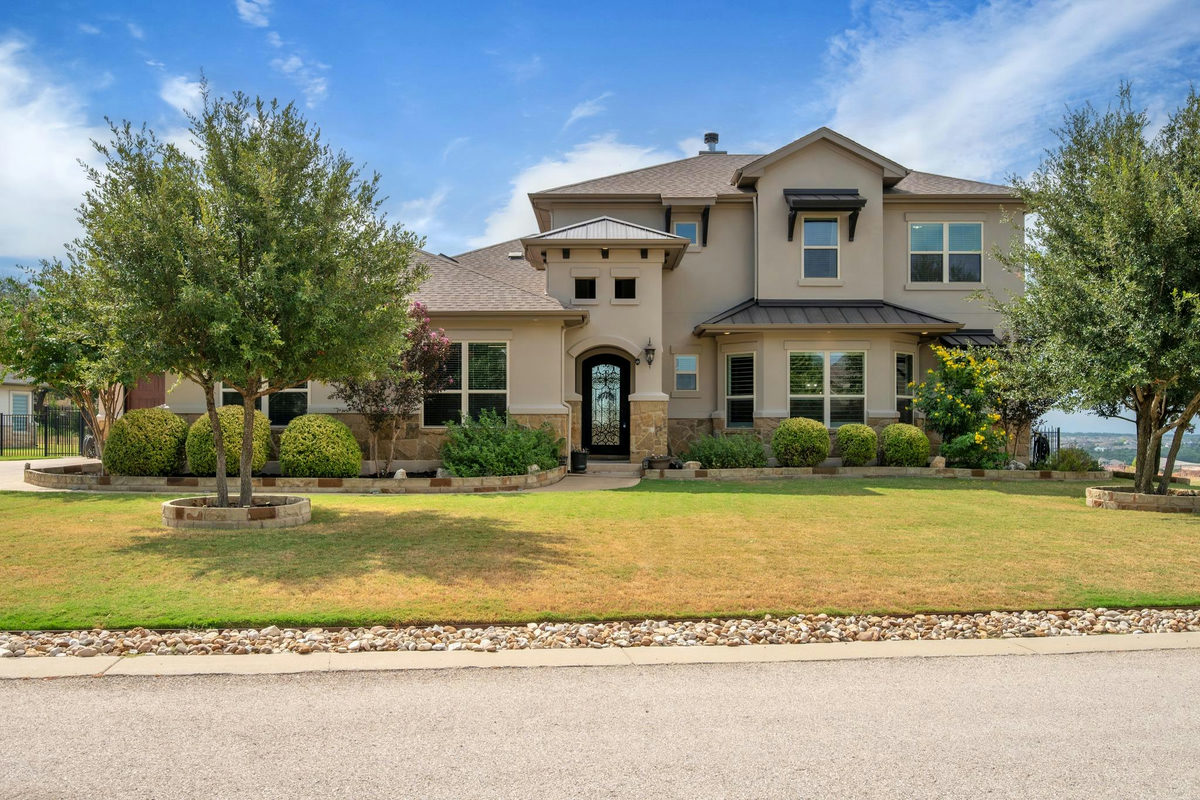 2220 Quarry Loop — exterior