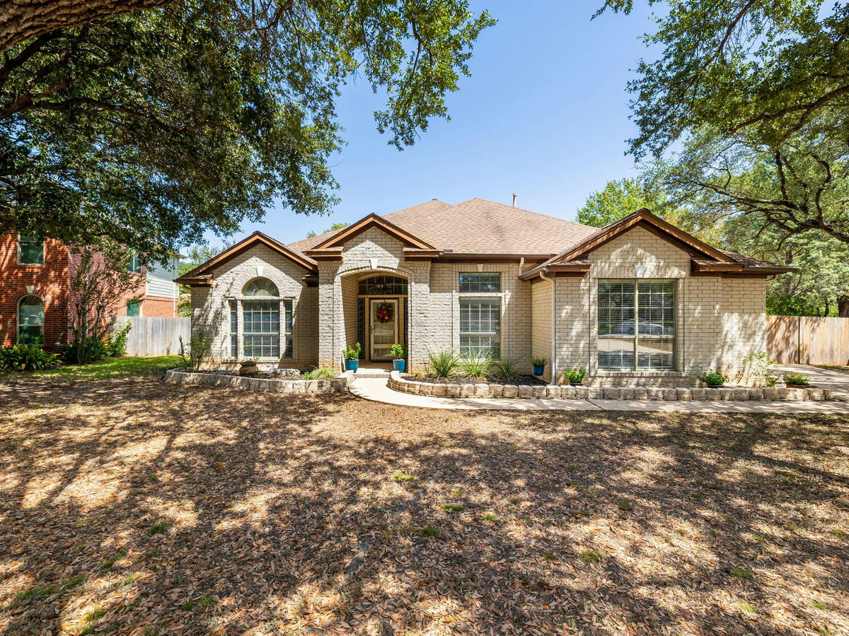 5210 Crooked Oak Cv — exterior