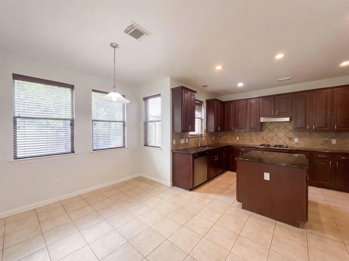 1014 Bretton Woods Dr — photo 2