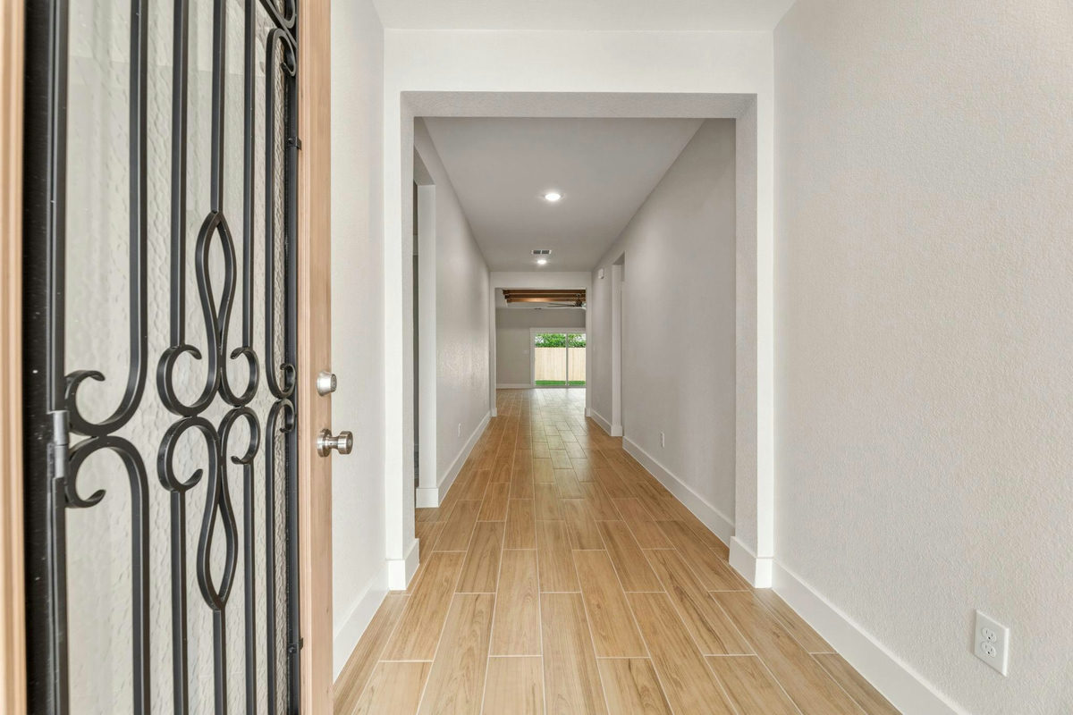 1412 Kent St — photo 4