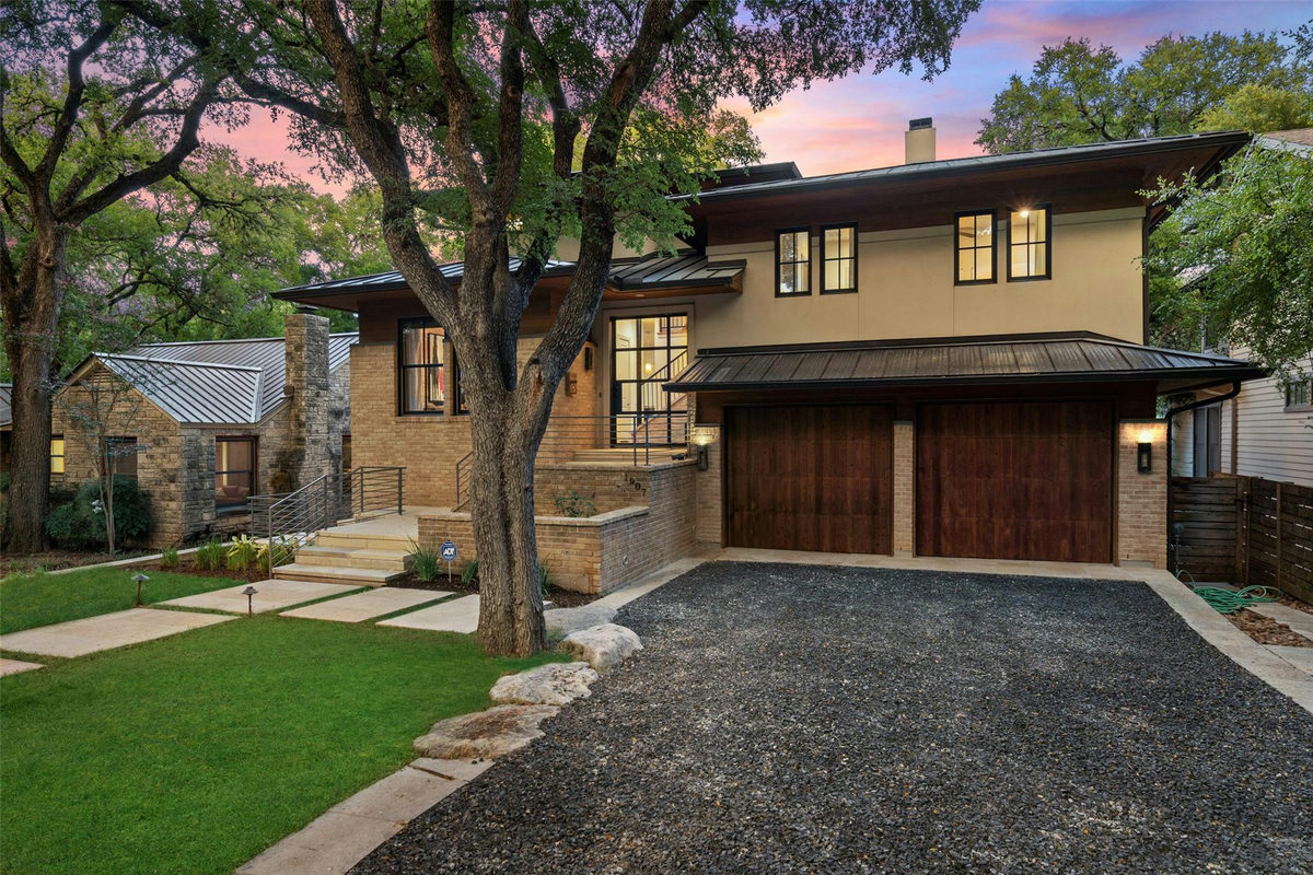 1907 McCall Rd — exterior