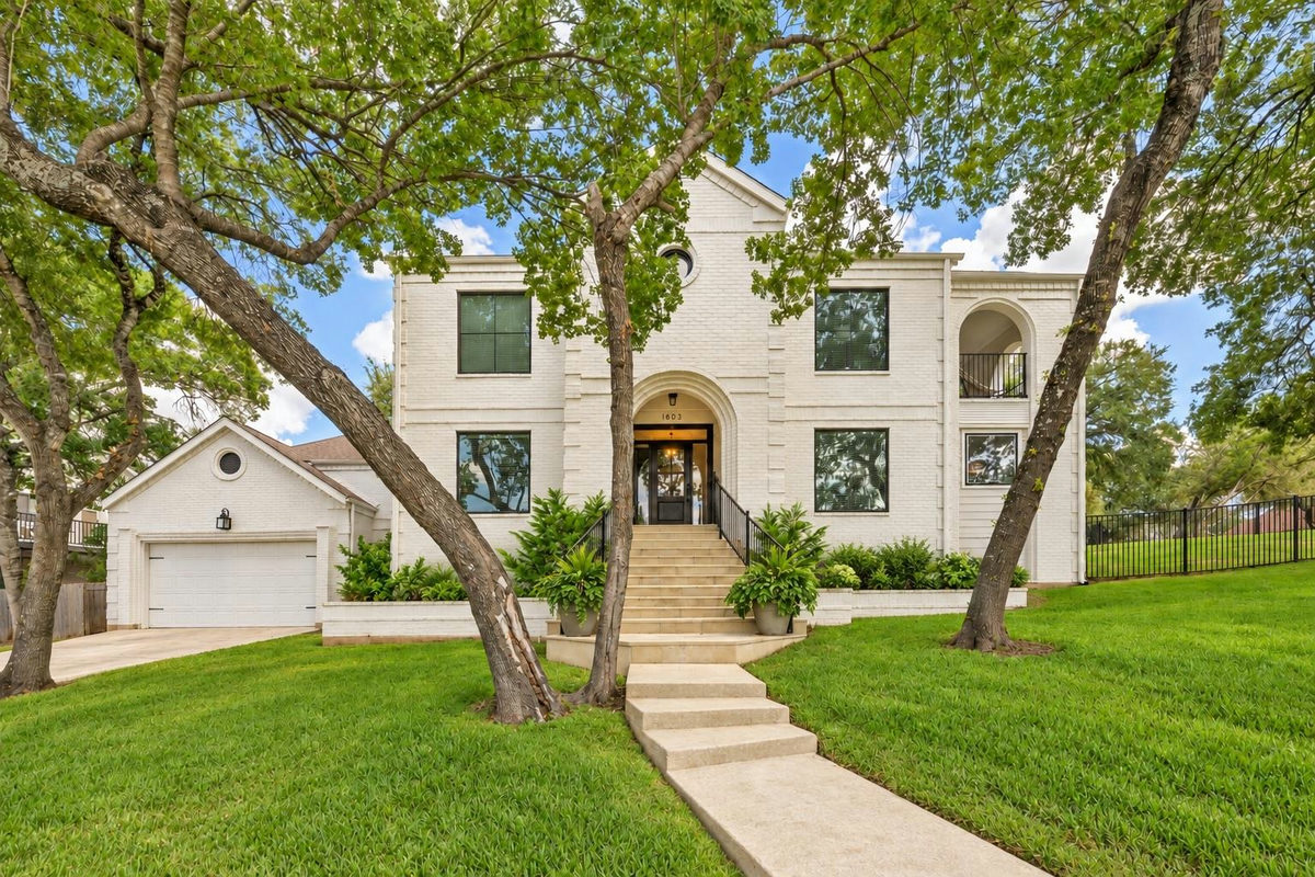 1603 Falcon Ledge Dr — exterior