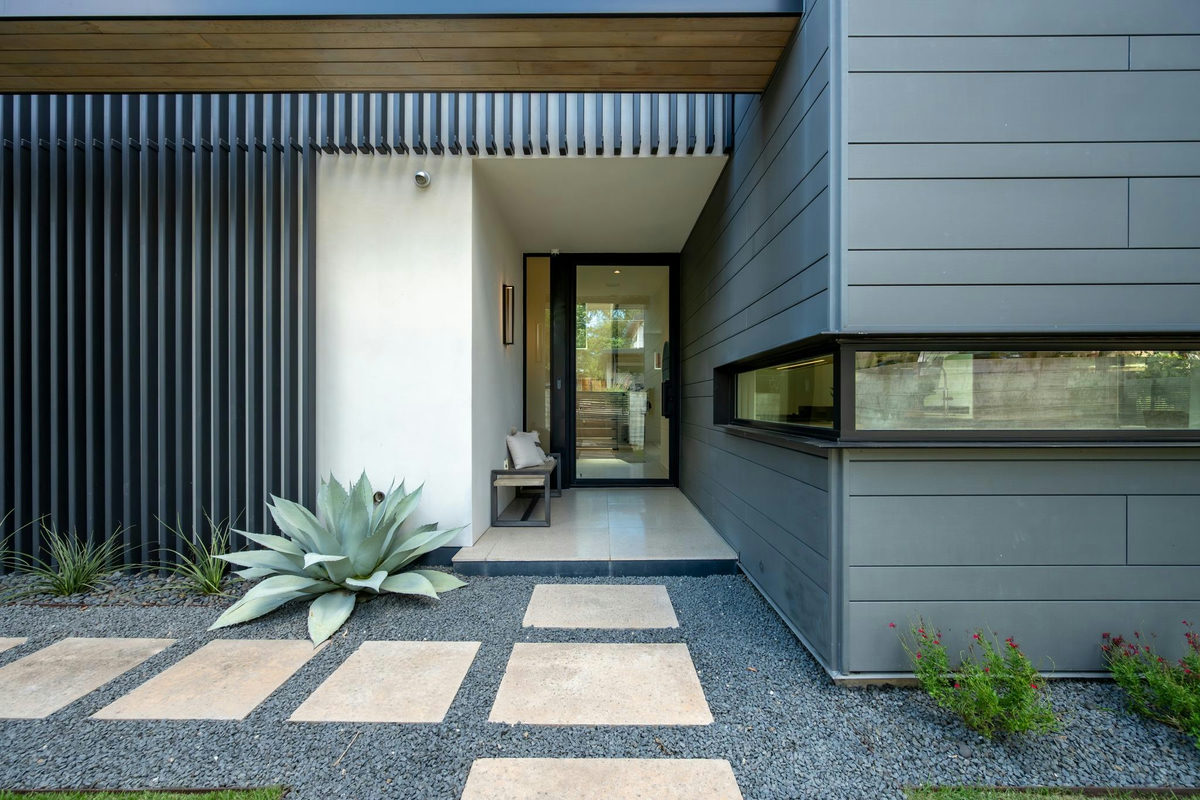 1107 Folts Ave — photo 2