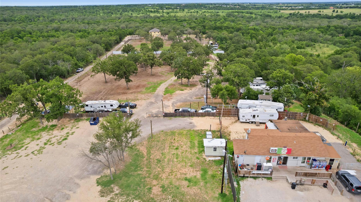 21000 Trappers Trl — exterior