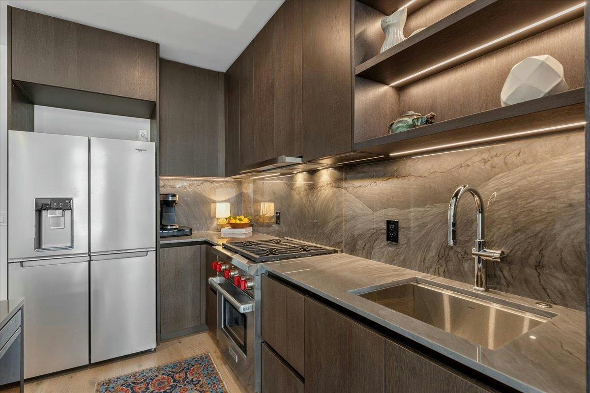 610 Davis St #1909 — photo 3