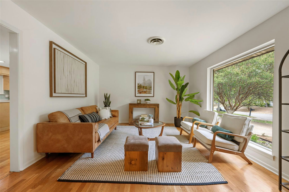 1721 Deerfield Dr — exterior