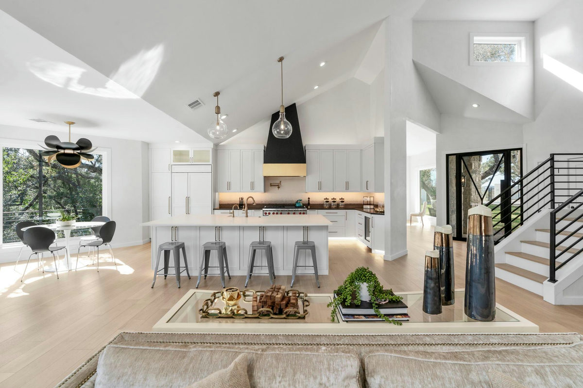 701 Furlong Dr — photo 3
