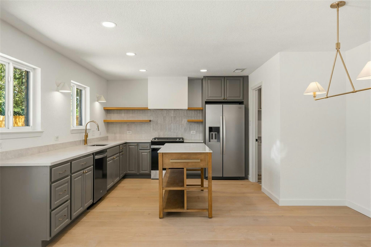 6304 Cannes Cir — photo 4