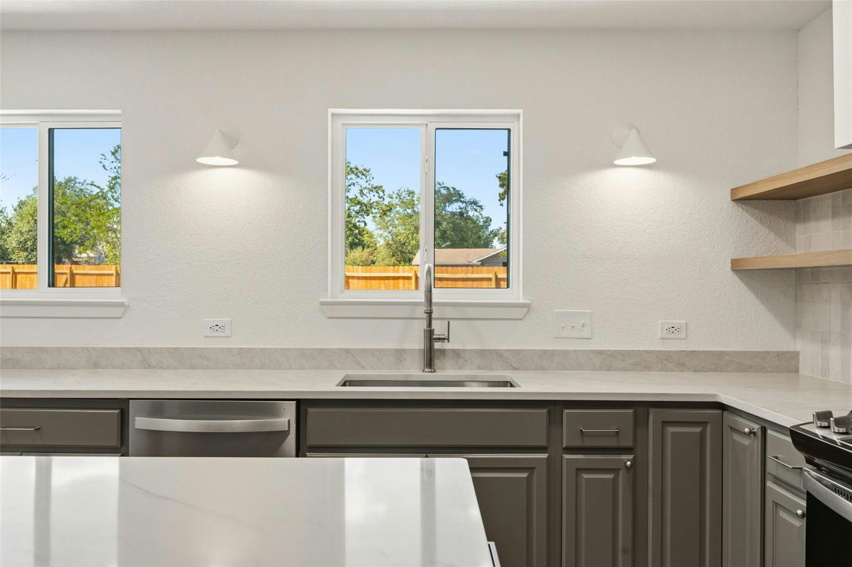 6304 Cannes Cir — photo 3
