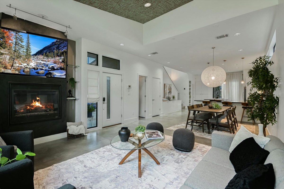613 W Johanna St — photo 4