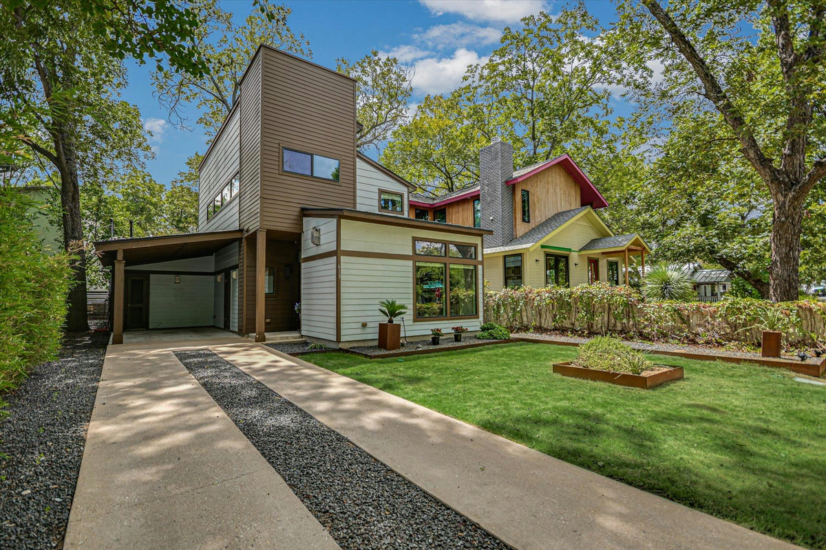 613 W Johanna St — photo 2
