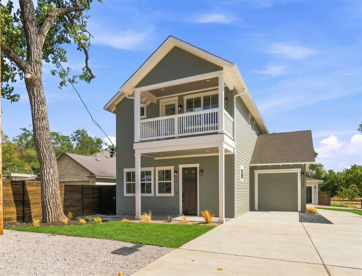 300 W Mockingbird Ln #1 — exterior