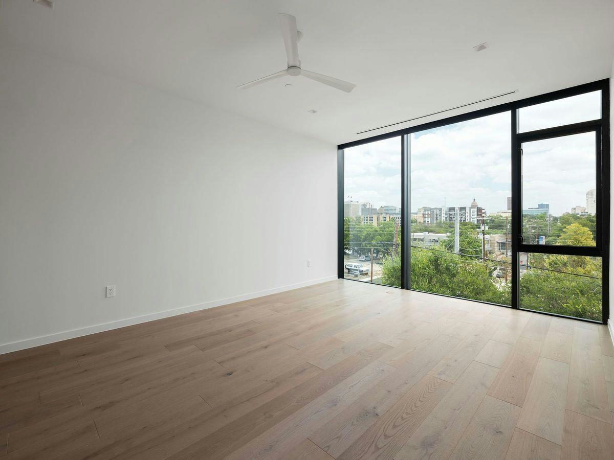 1006 Baylor St #303 — photo 2