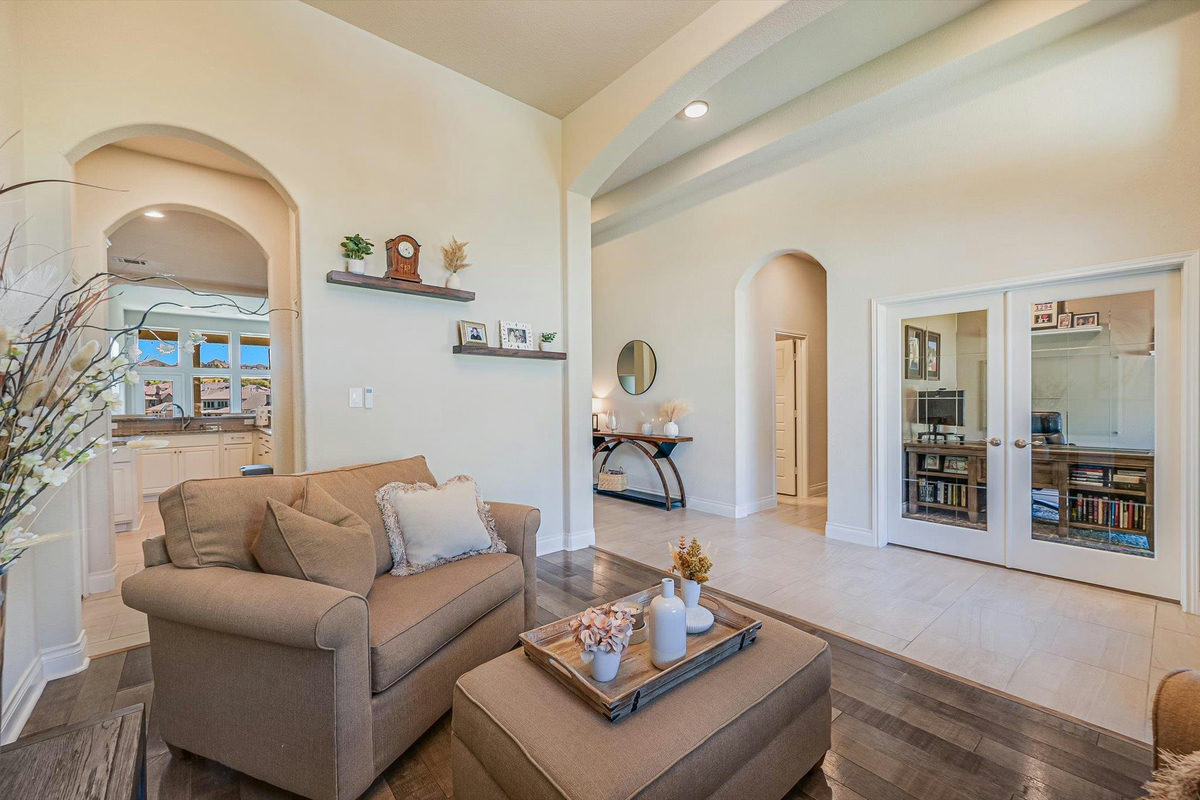 6005 Hewetson Dr — photo 5