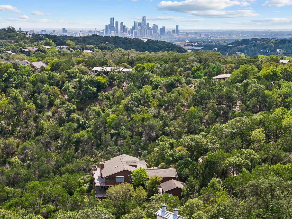 1302 Circle Ridge Dr — exterior