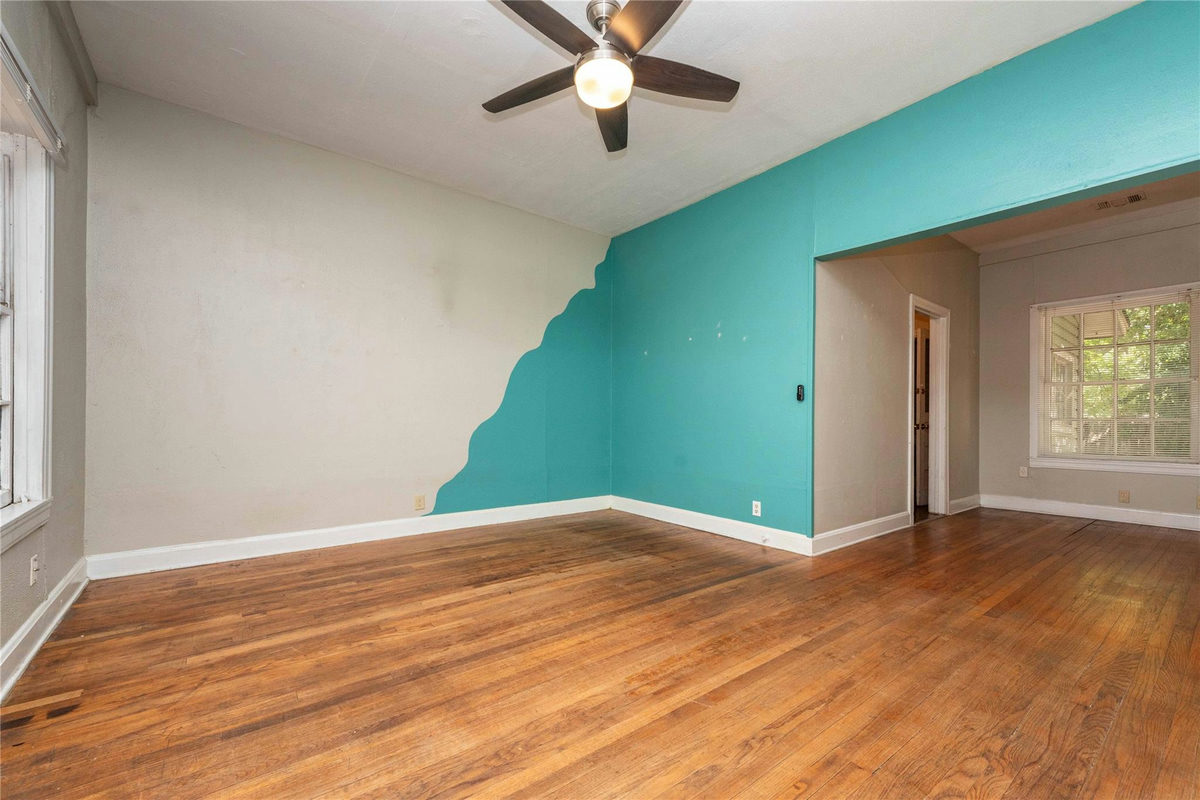 218 W 51st Street St — photo 3