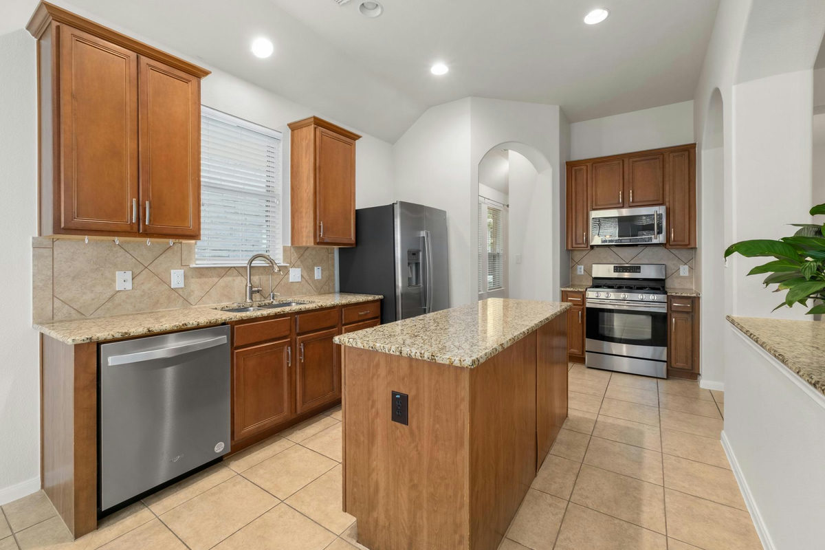 7405 Brecourt Manor Way — photo 3